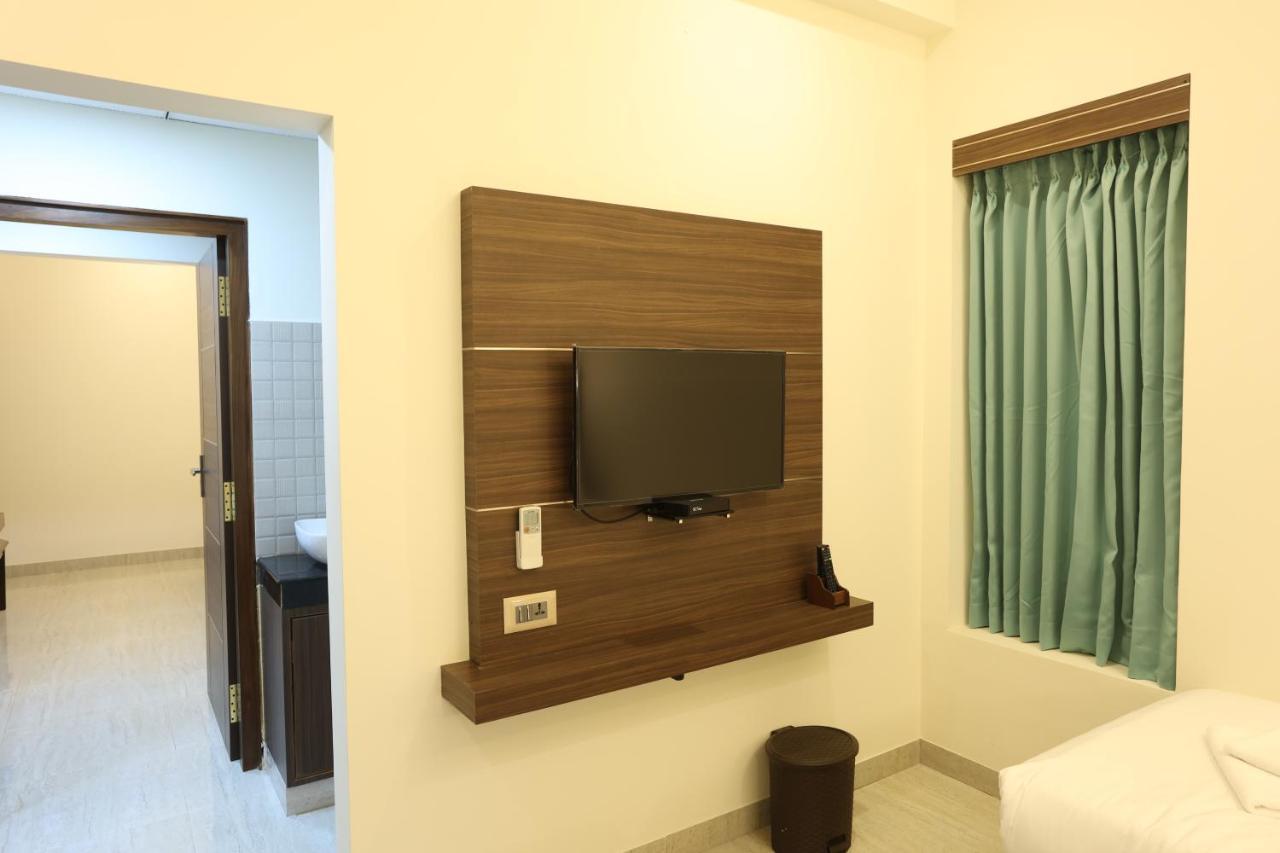 Minas Manor Hotel Tiruchirappalli Exterior photo