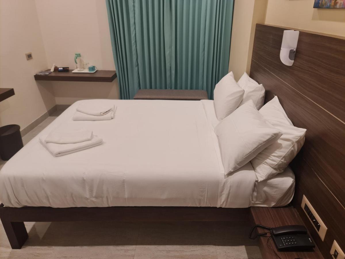Minas Manor Hotel Tiruchirappalli Exterior photo